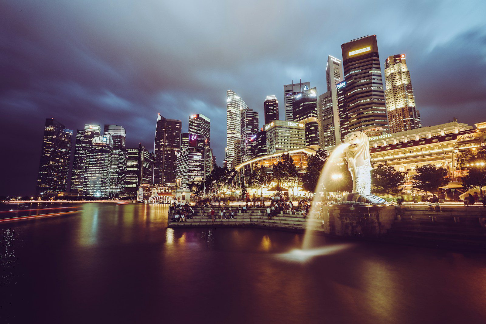 landscape photography of Merlion